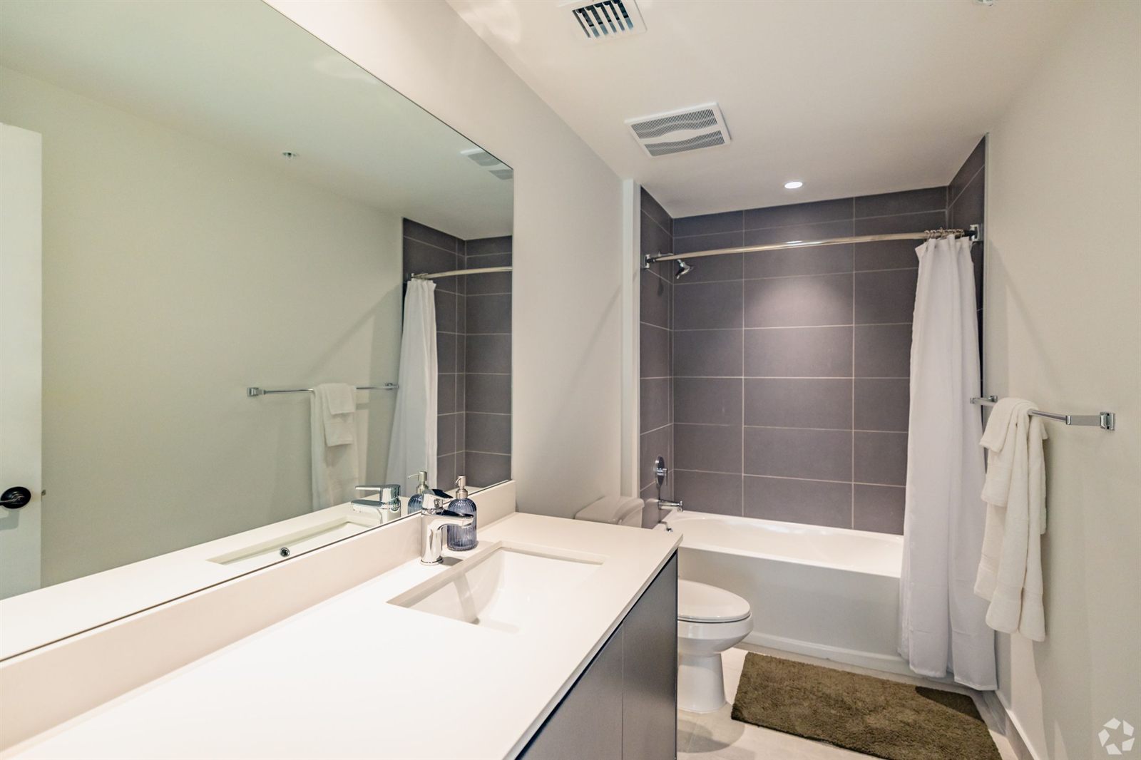 Modern bathroom